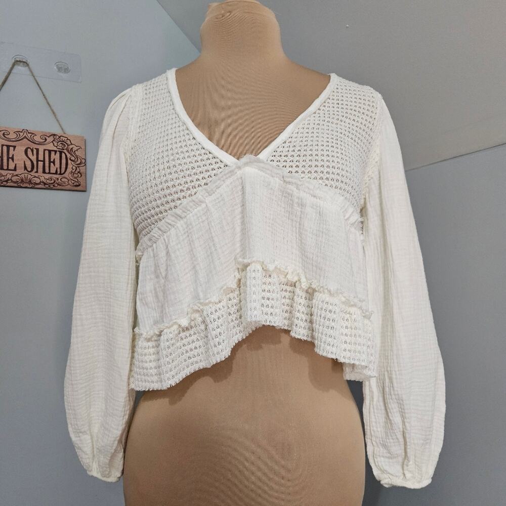 Altar’d State Cream Crochet Lace V-Neck Peplum Ruffle Hem Top Size M Boho Y2K